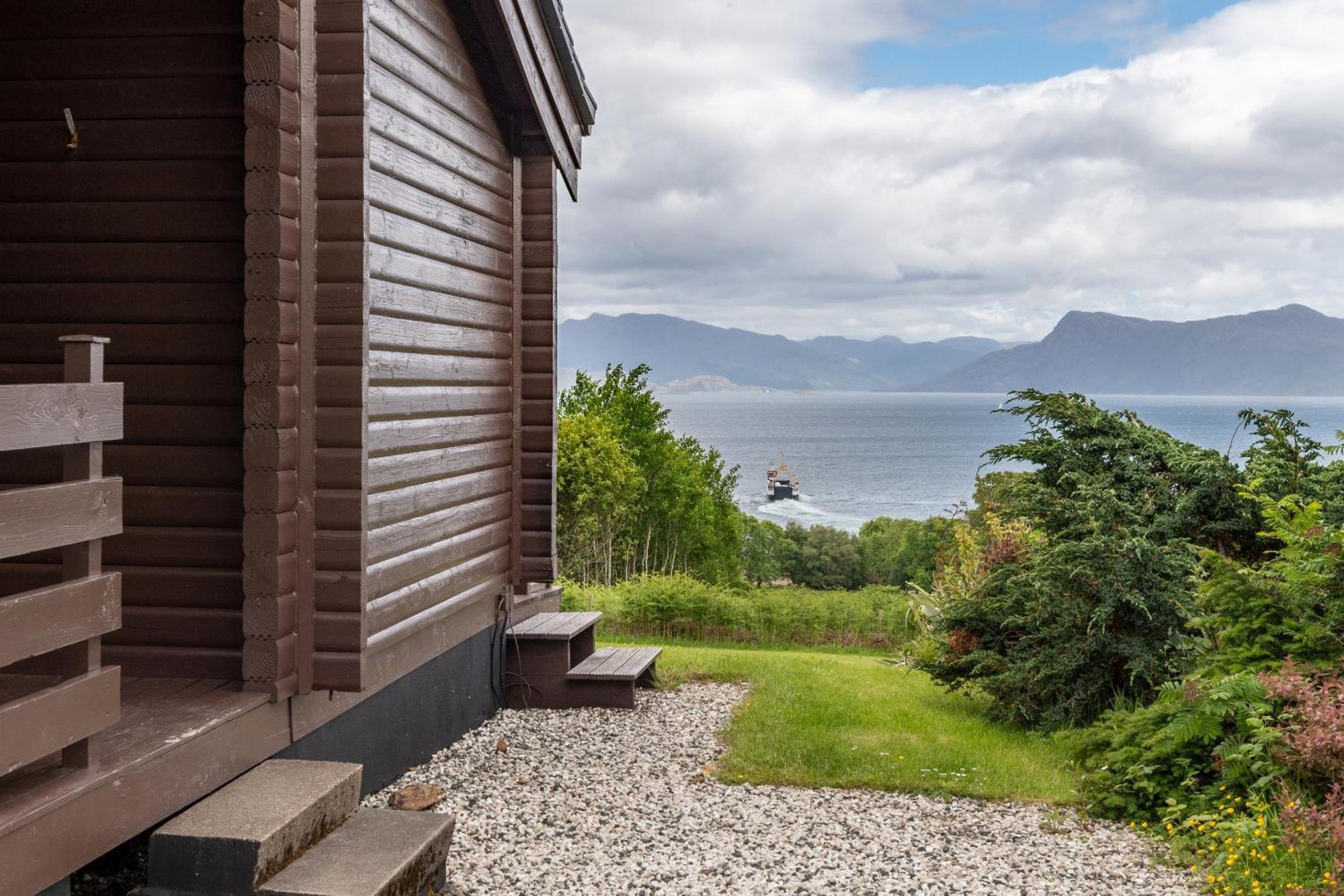 Armadale Castle Cabins Ardvasar  Екстериор снимка