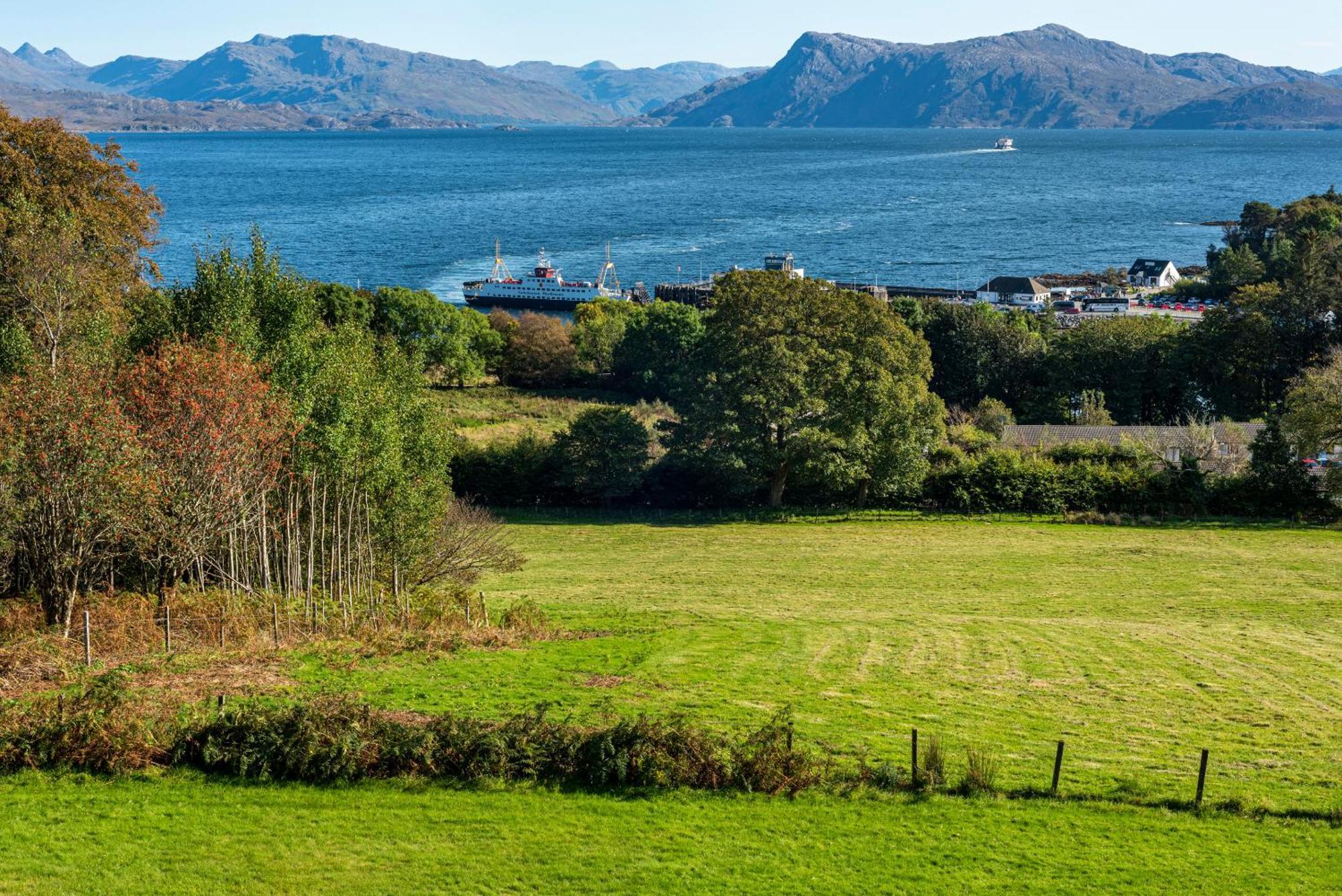 Armadale Castle Cabins Ardvasar  Екстериор снимка